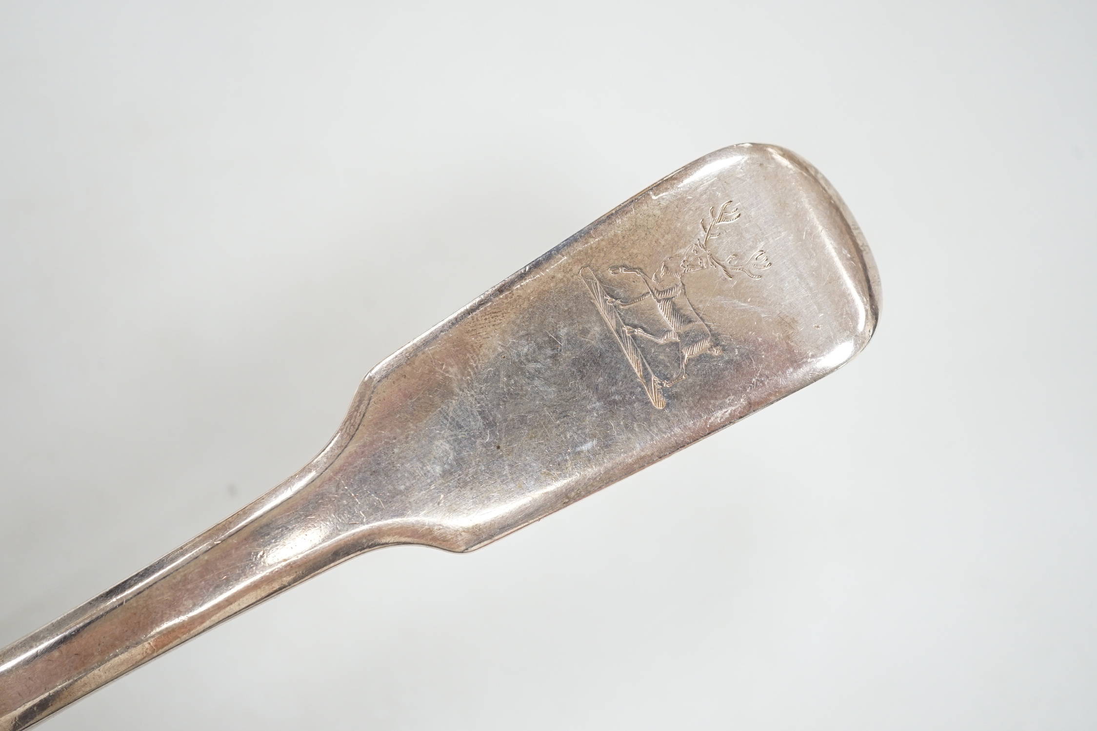 A George IV silver fiddle pattern fish slice, William Knight II, London, 1820, 4.7oz.